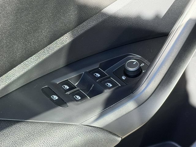 Certified 2021 Volkswagen Jetta R-Line w/ R-Line Cold Weather Package FWD image 17