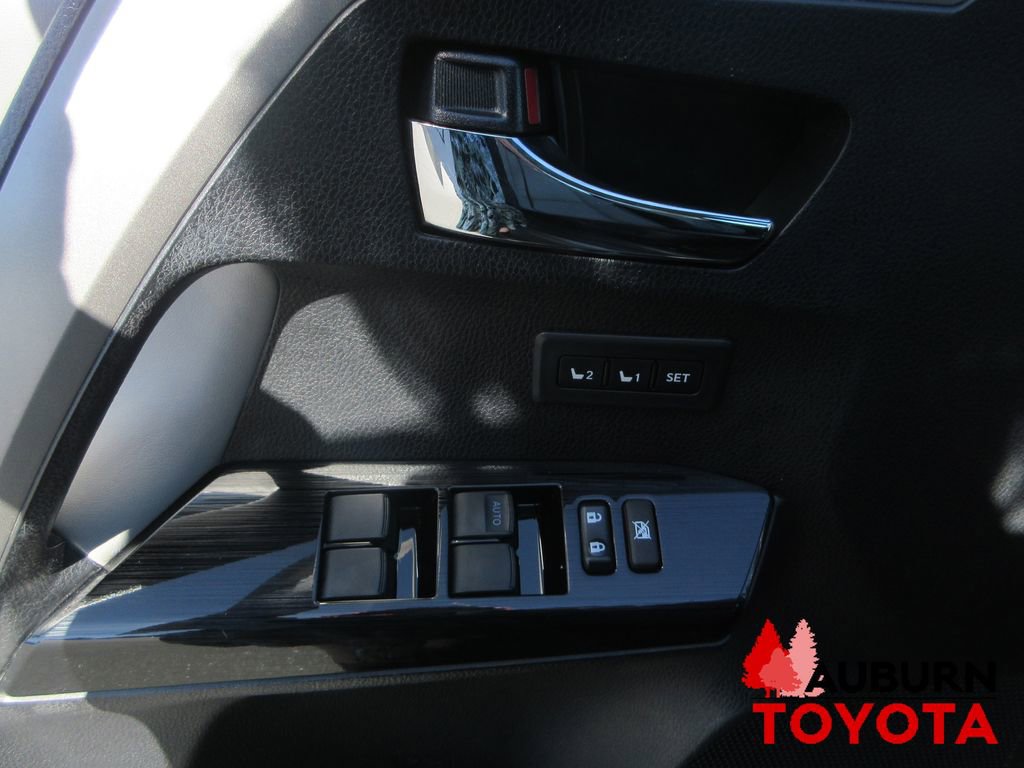 Used 2017 Toyota RAV4 Limited w/ Advanced Technology Package image 28