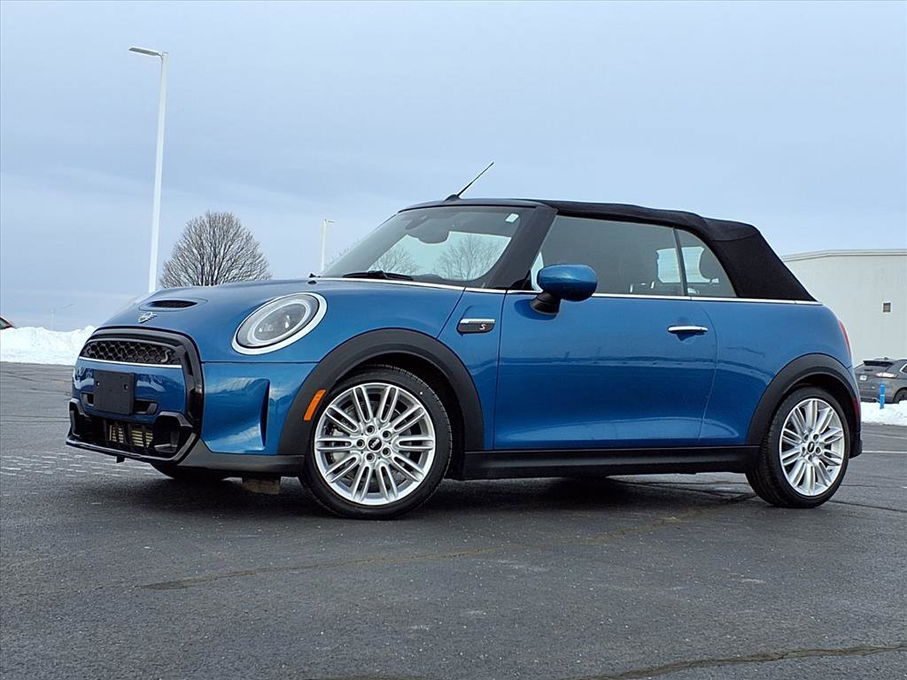 Used 2024 MINI Cooper S image 2