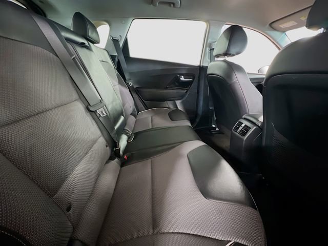 Used 2022 Kia Niro EX image 28