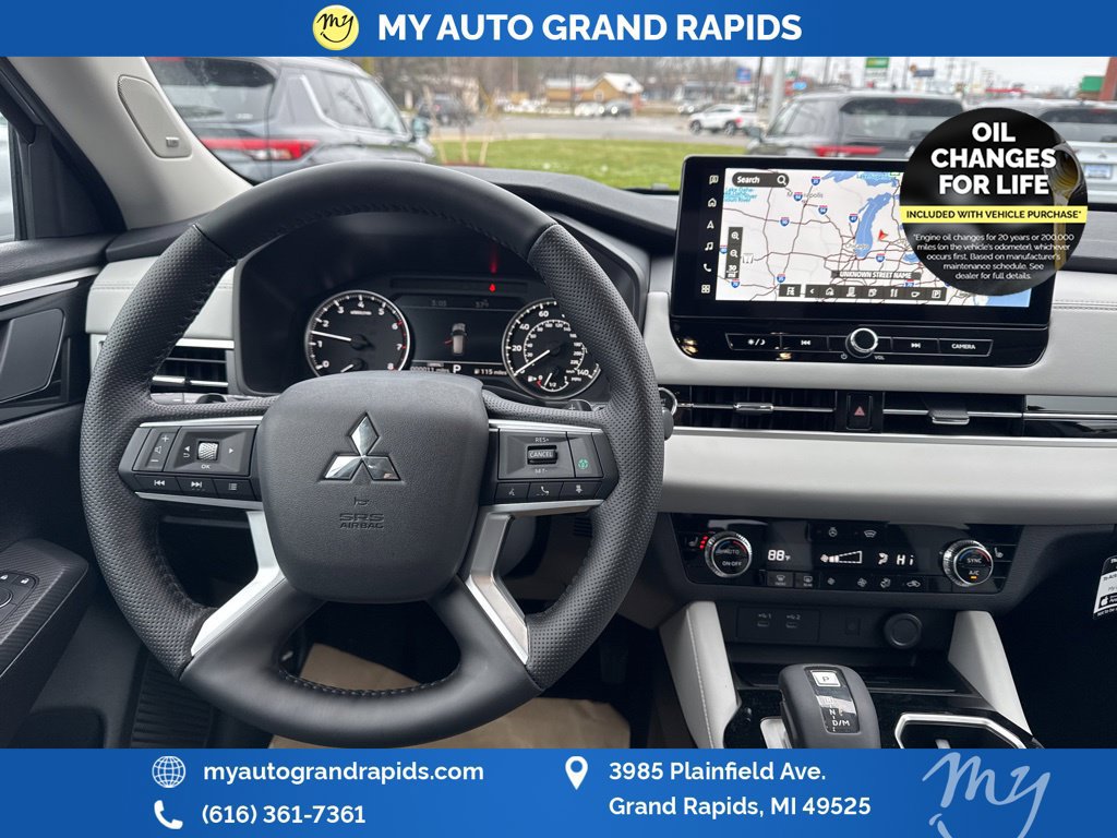 Used 2026 Mitsubishi Outlander SE AWD/4WD image 11