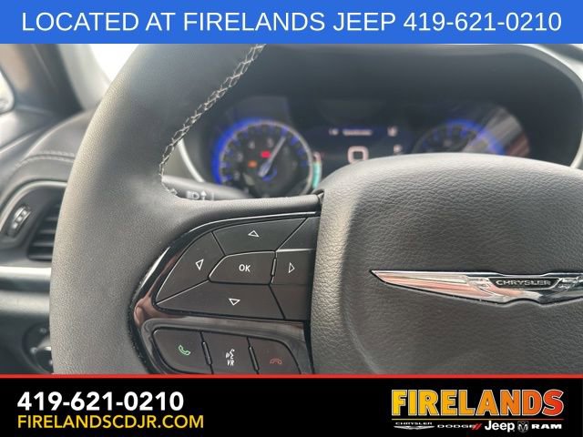 Used 2024 Chrysler Pacifica Limited w/ S Appearance Package FWD image 27