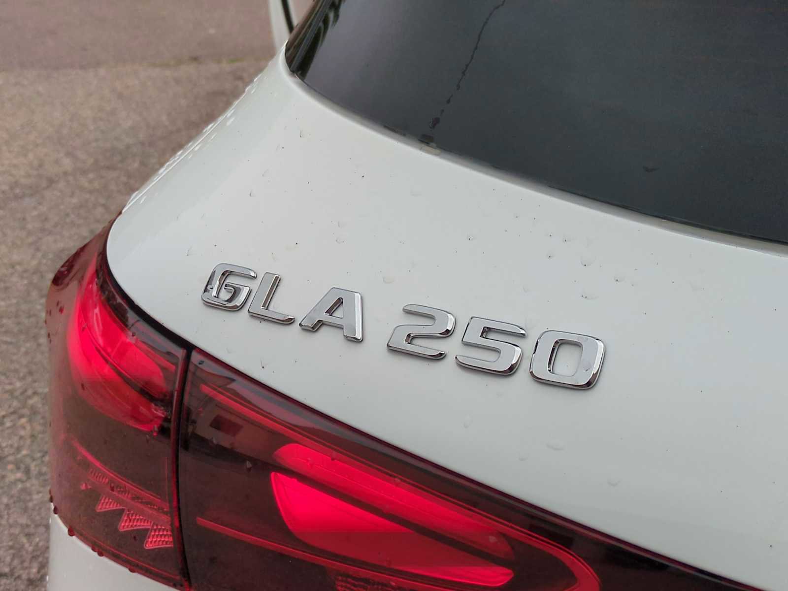 Used 2026 Mercedes-Benz GLA 250 4MATIC image 13