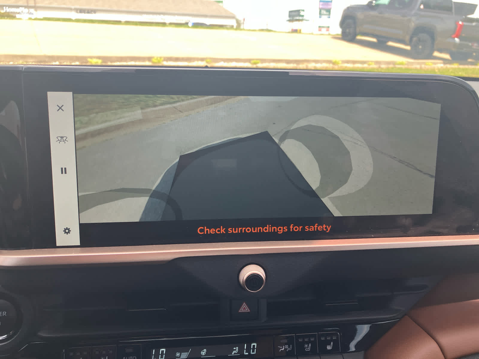 Used 2025 Toyota Crown Limited w/ Advanced Technology Package image 23