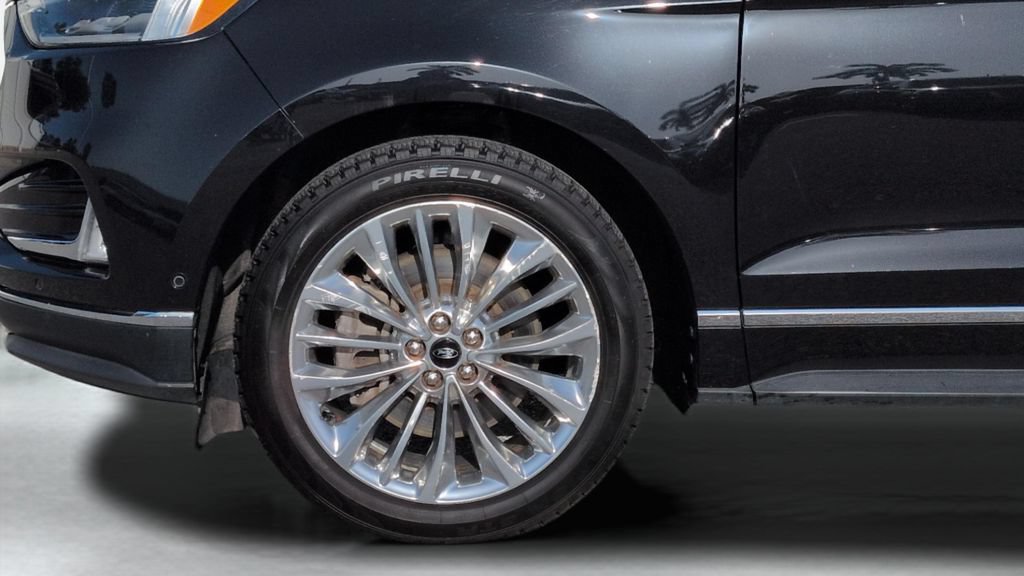 Used 2022 Ford Edge Titanium w/ Equipment Group 301A AWD/4WD image 27