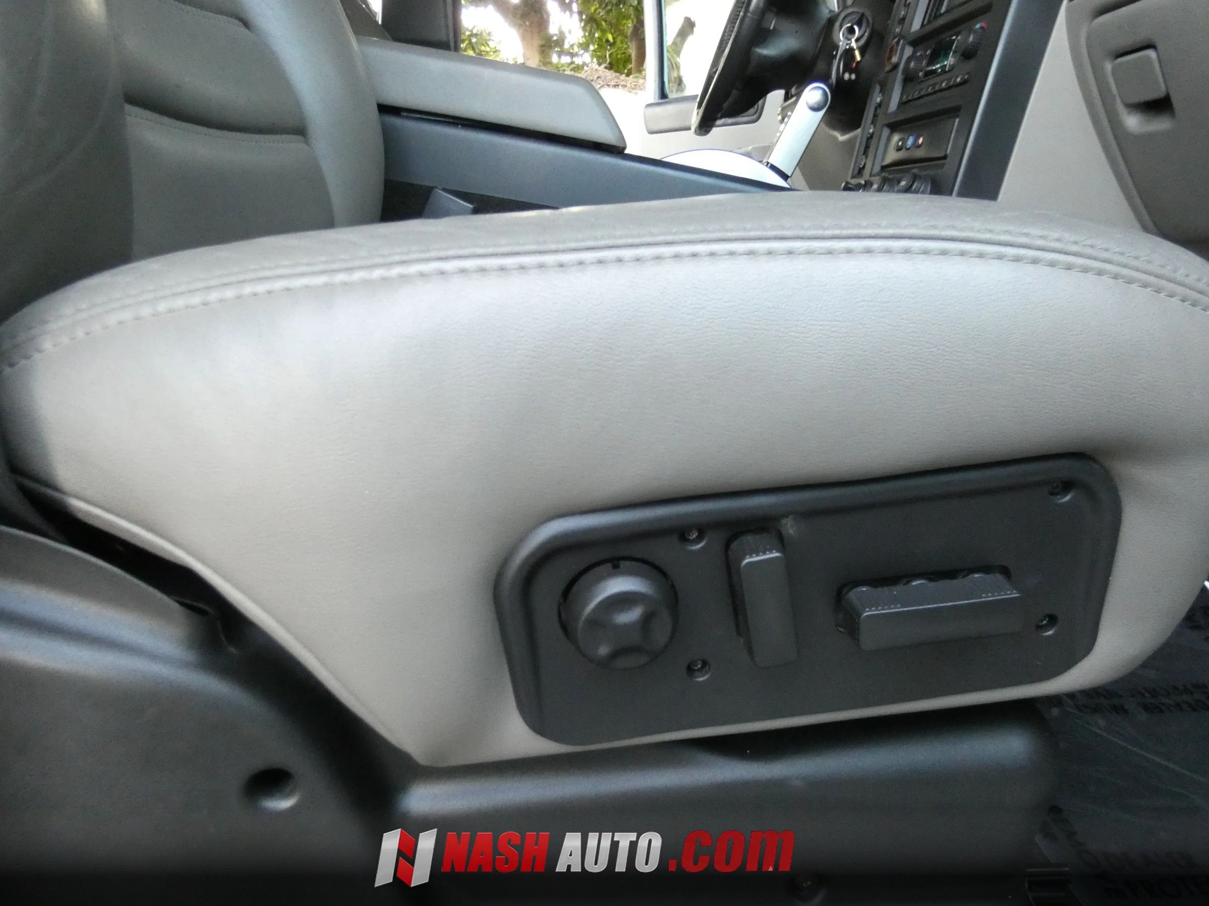 Used 2005 HUMMER H2 w/ Preferred Equipment Group AWD/4WD image 23