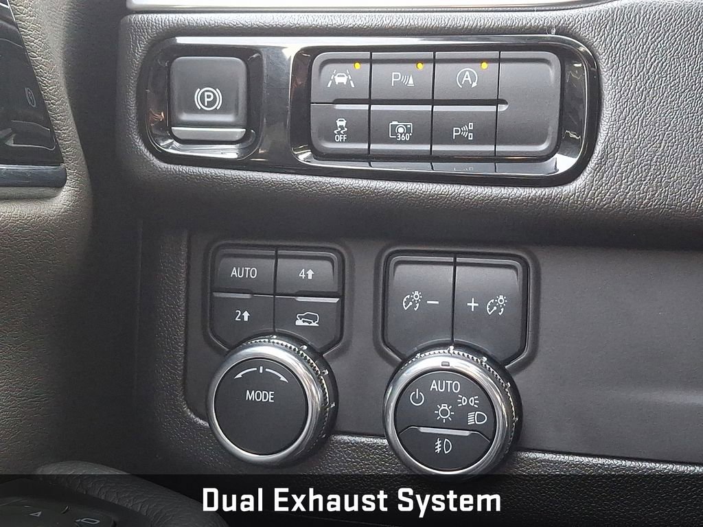 Used 2025 GMC Yukon Denali image 28