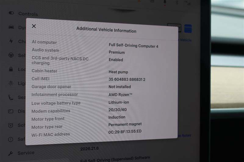 Used 2024 Tesla Model Y Long Range AWD/4WD image 17