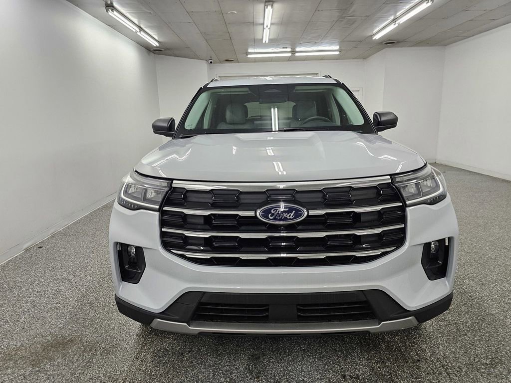 New 2026 Ford Explorer Active w/ Active Comfort Package AWD/4WD image 2