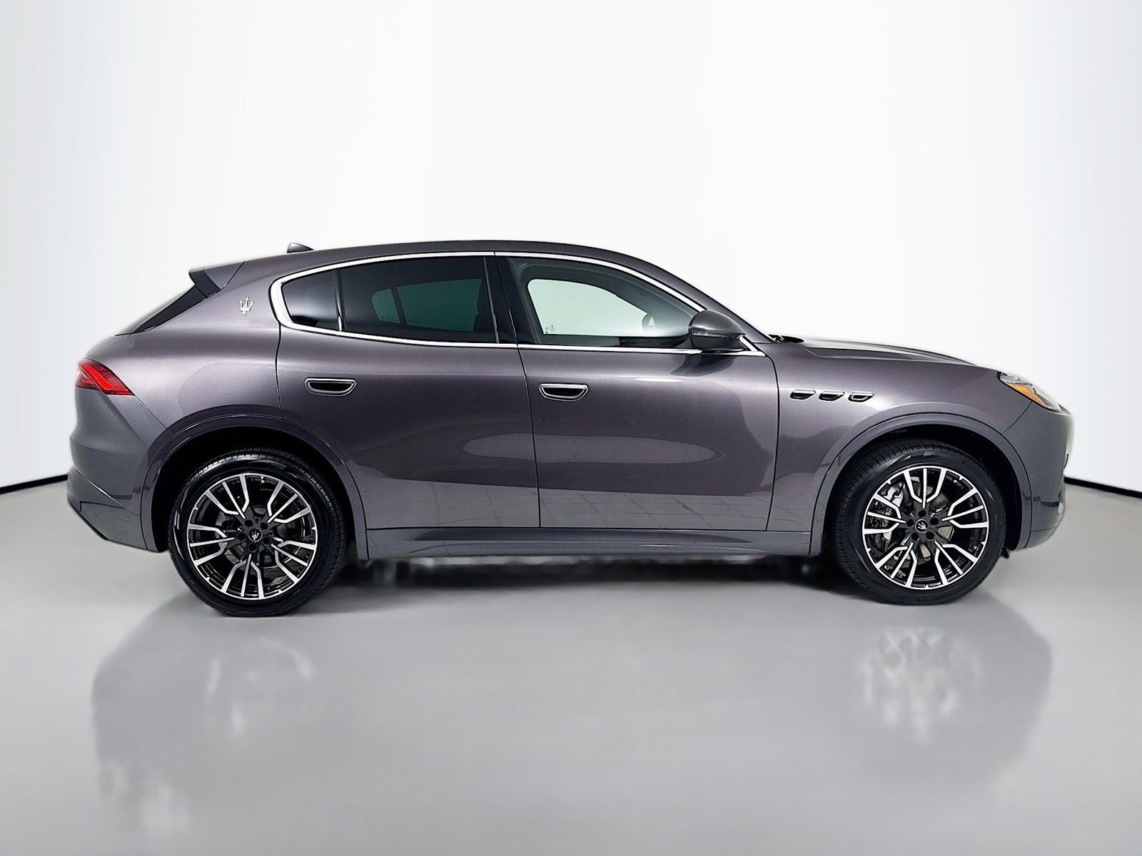 Used 2025 Maserati Grecale GT AWD/4WD image 9