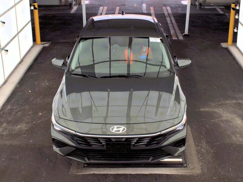 Used 2024 Hyundai Elantra SEL image 2