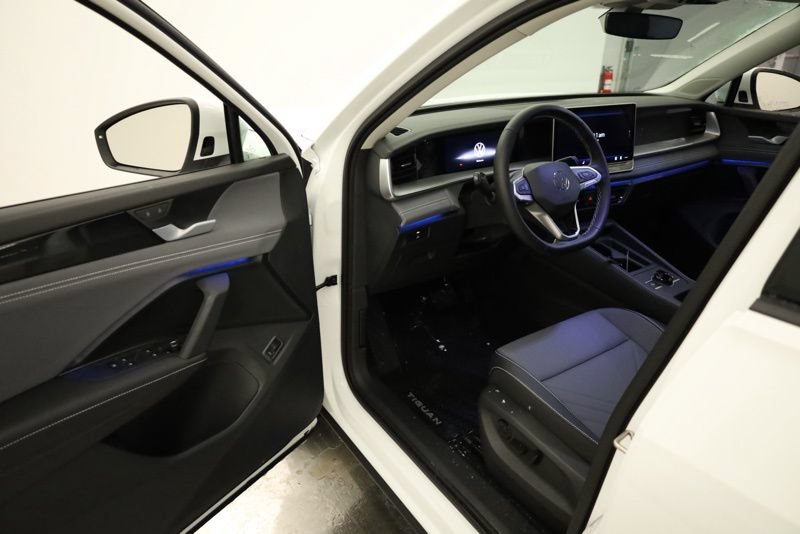 New 2026 Volkswagen Tiguan SE AWD/4WD image 9
