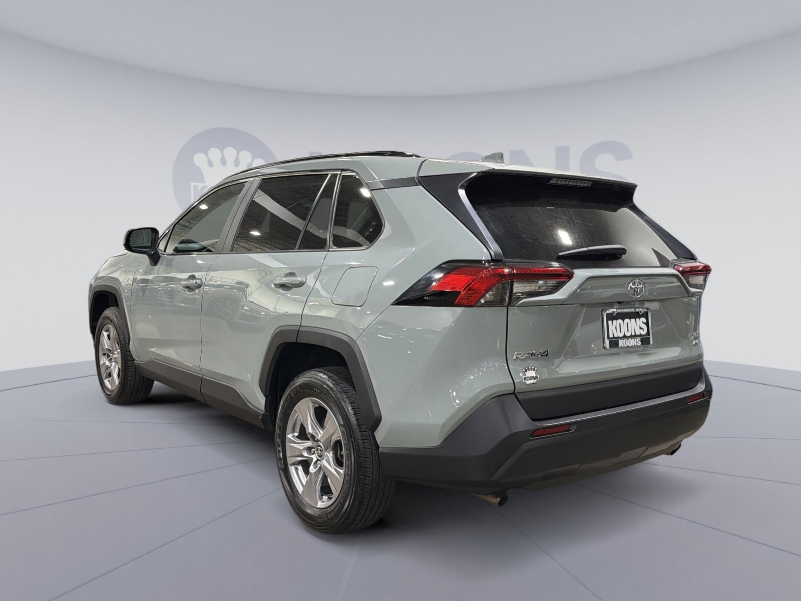 Used 2022 Toyota RAV4 XLE AWD/4WD image 4