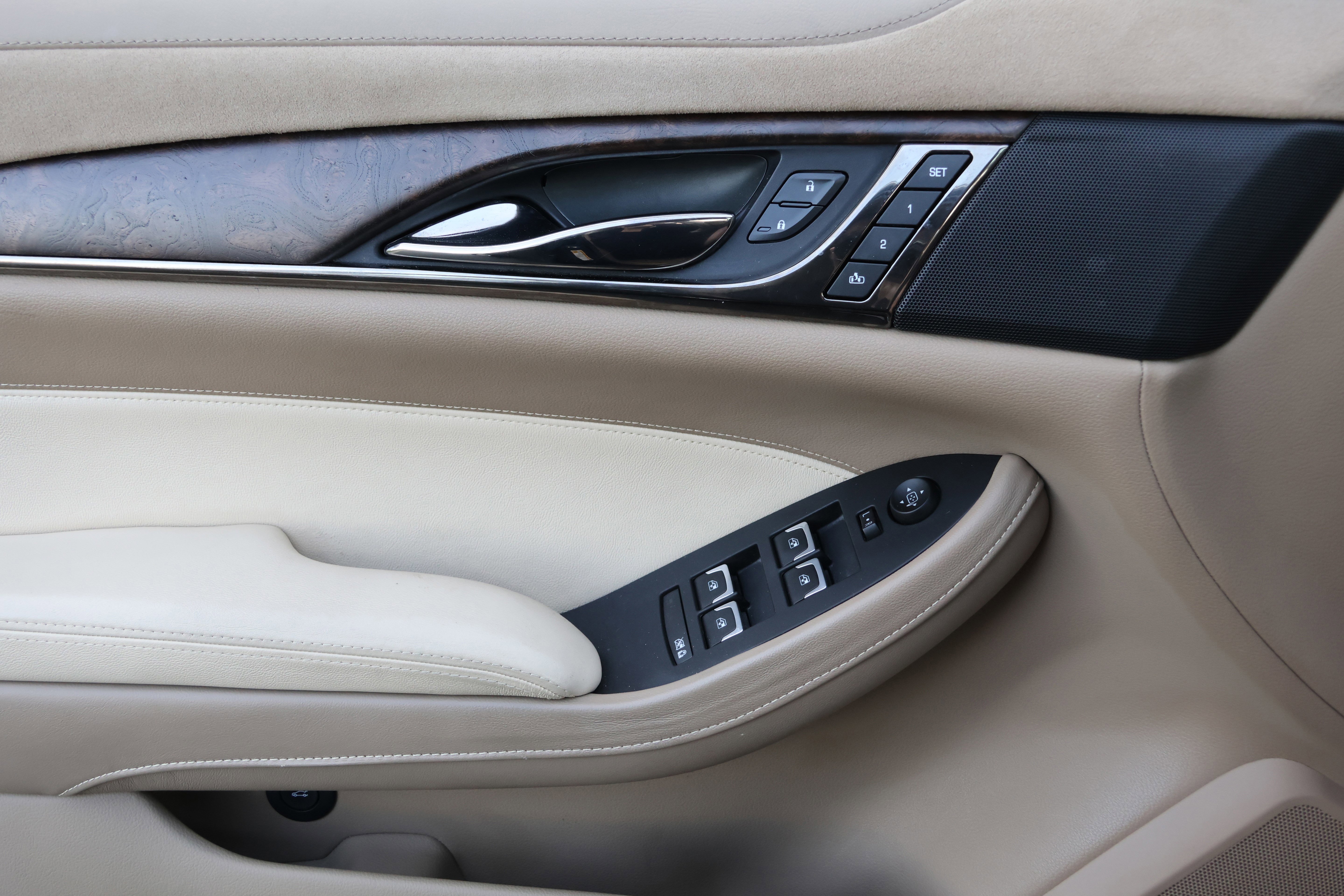 Used 2016 Cadillac CTS Premium image 12