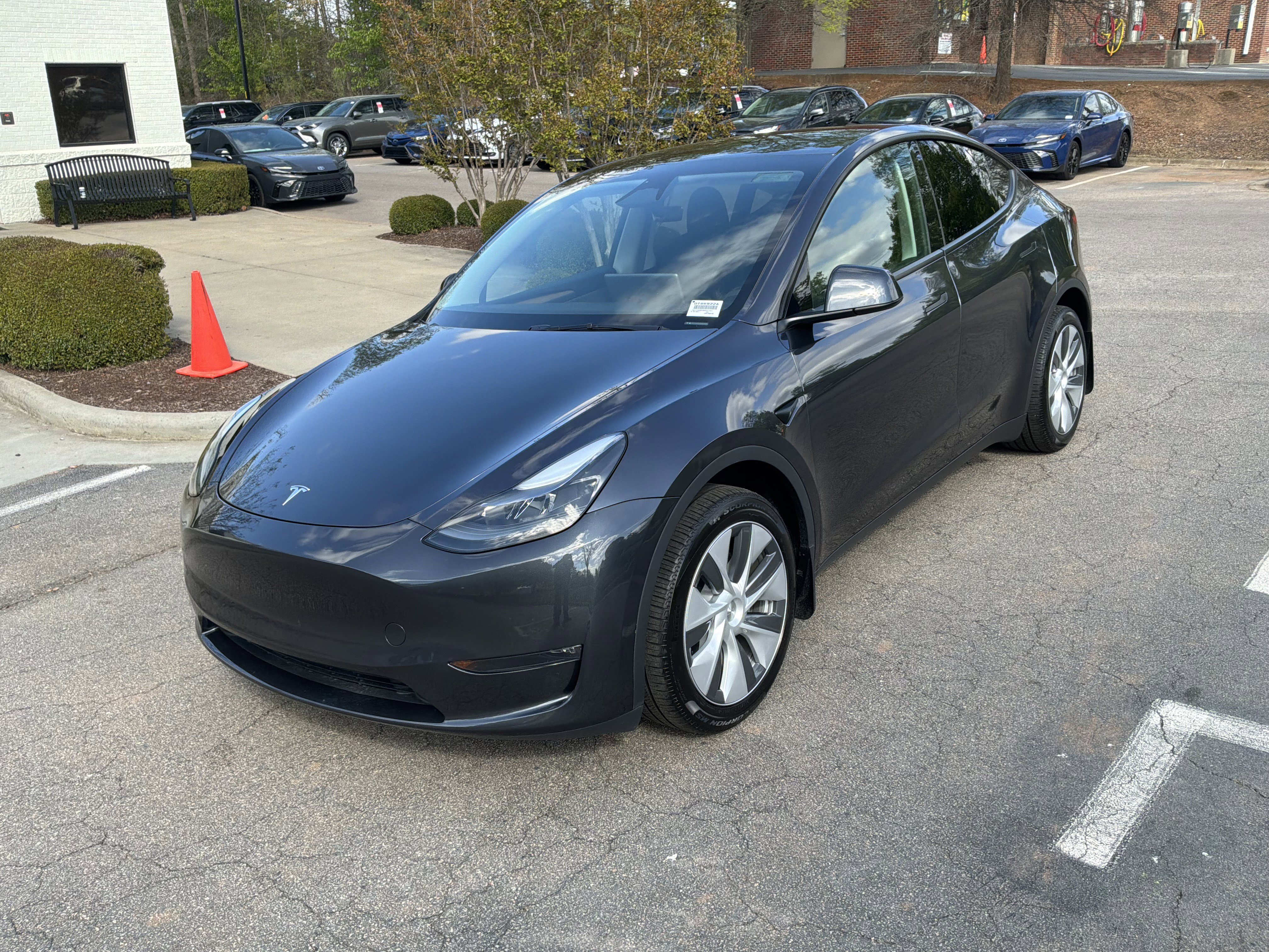 Used 2024 Tesla Model Y Long Range image 5