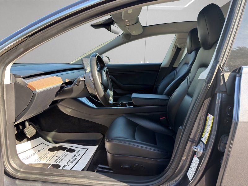 Used 2018 Tesla Model 3 Long Range image 9
