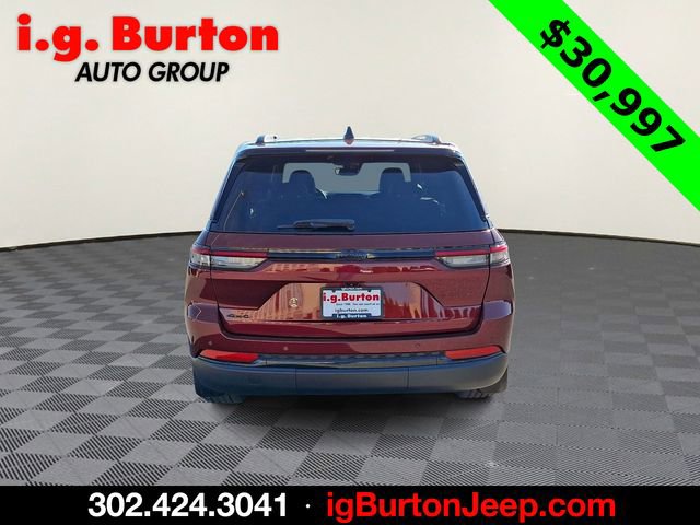 Used 2023 Jeep Grand Cherokee Altitude image 5