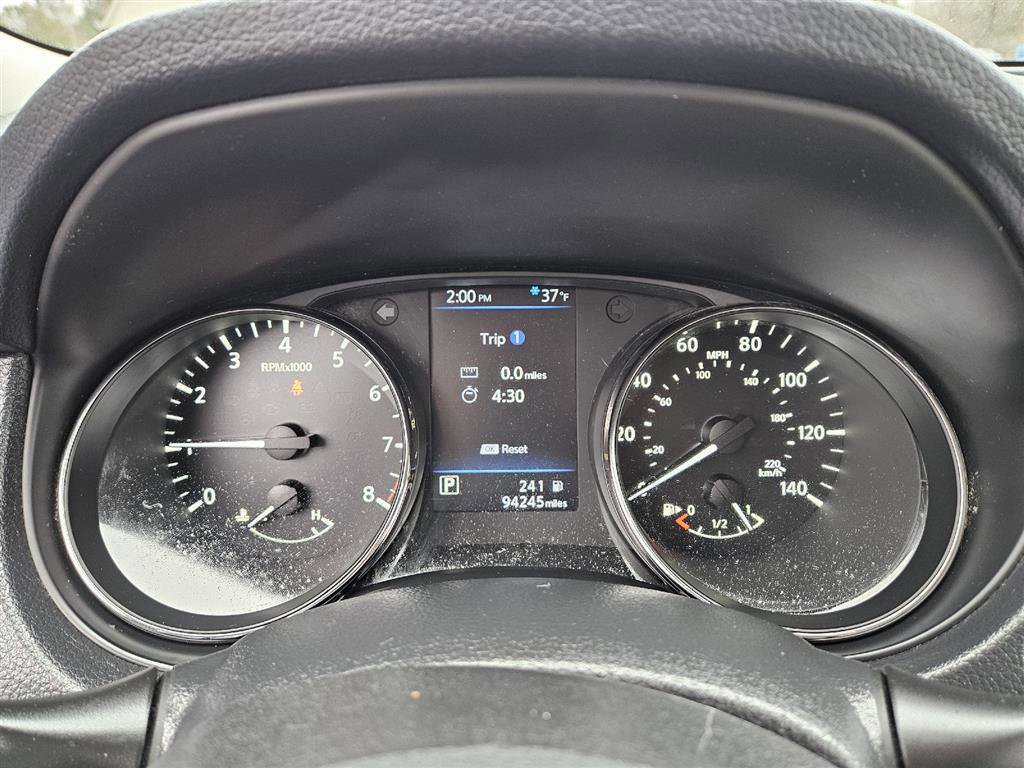 Used 2019 Nissan Rogue SV image 4