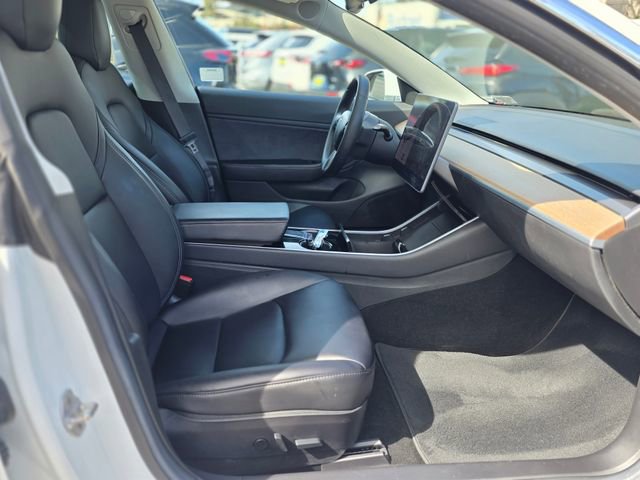 Used 2018 Tesla Model 3 Long Range image 9