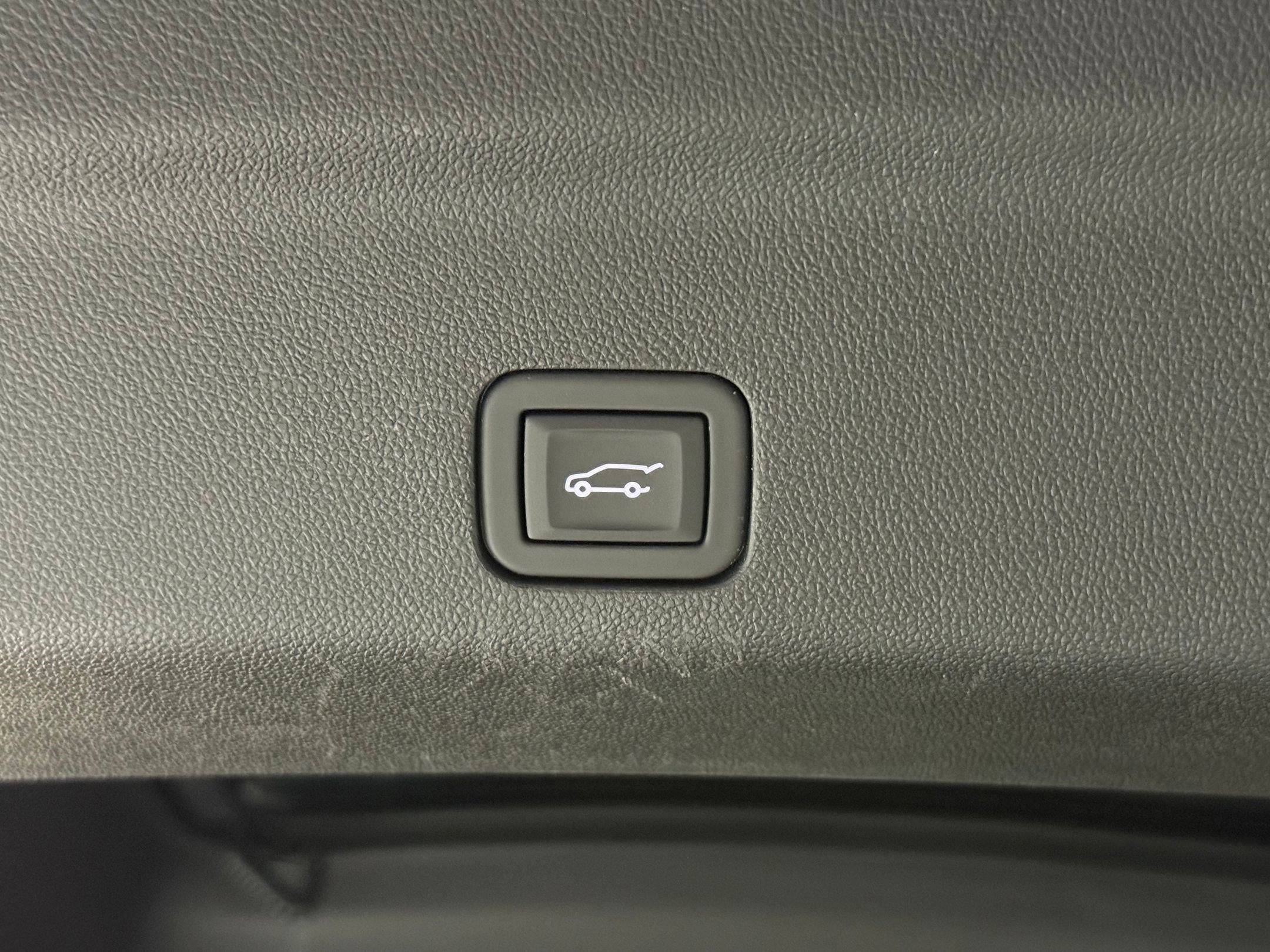 Used 2023 Chevrolet Tahoe High Country w/ Premium Package 2 AWD/4WD image 44