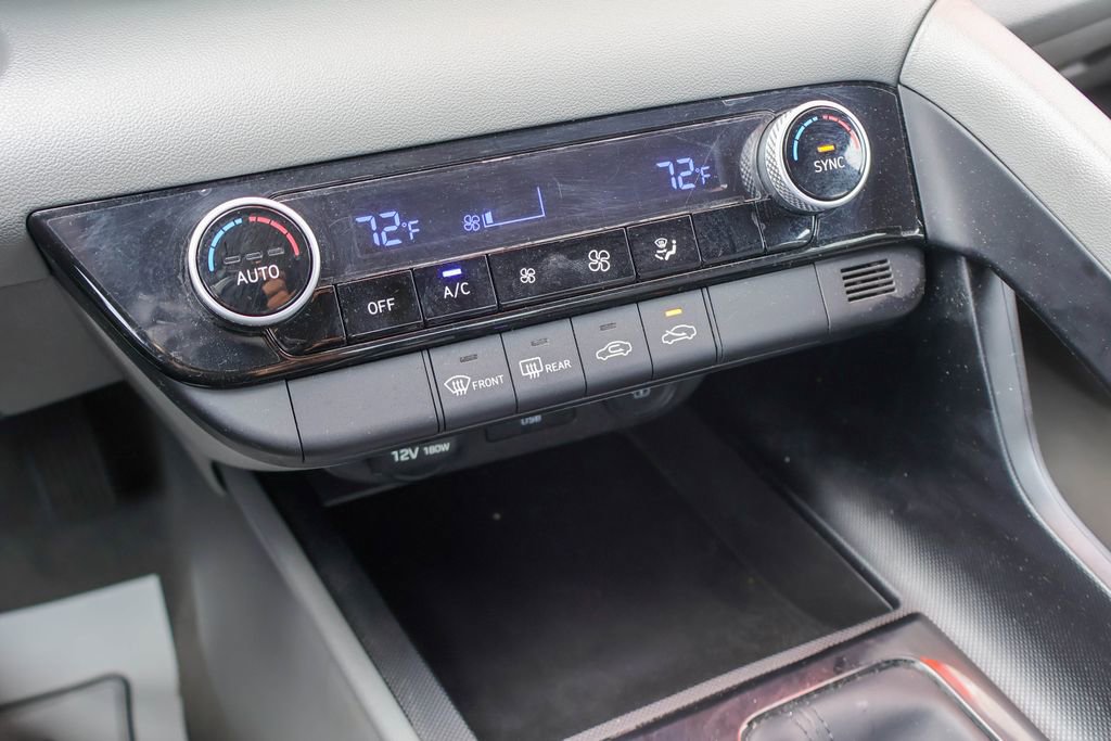 Used 2022 Hyundai Elantra SEL image 14