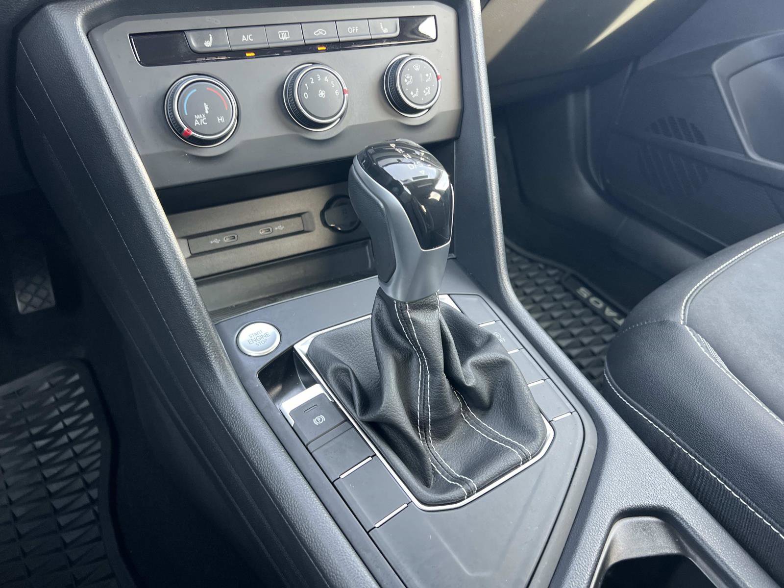 Certified 2022 Volkswagen Taos SE image 16