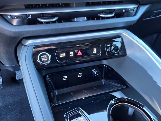 Used 2025 Audi Q5 Premium Plus w/ Premium Plus image 24