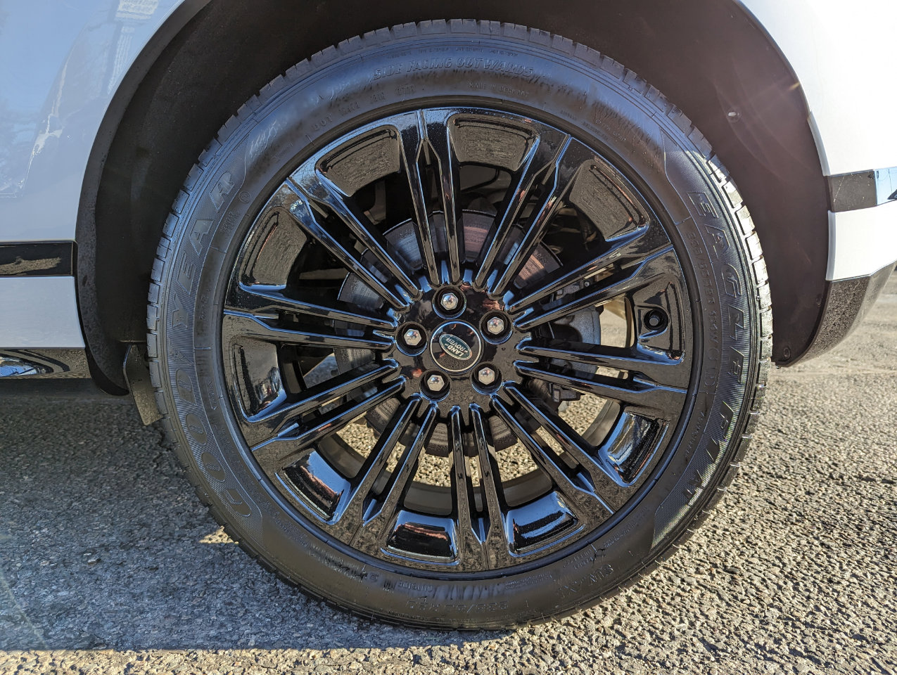 Used 2024 Land Rover Range Rover Evoque Dynamic SE image 47