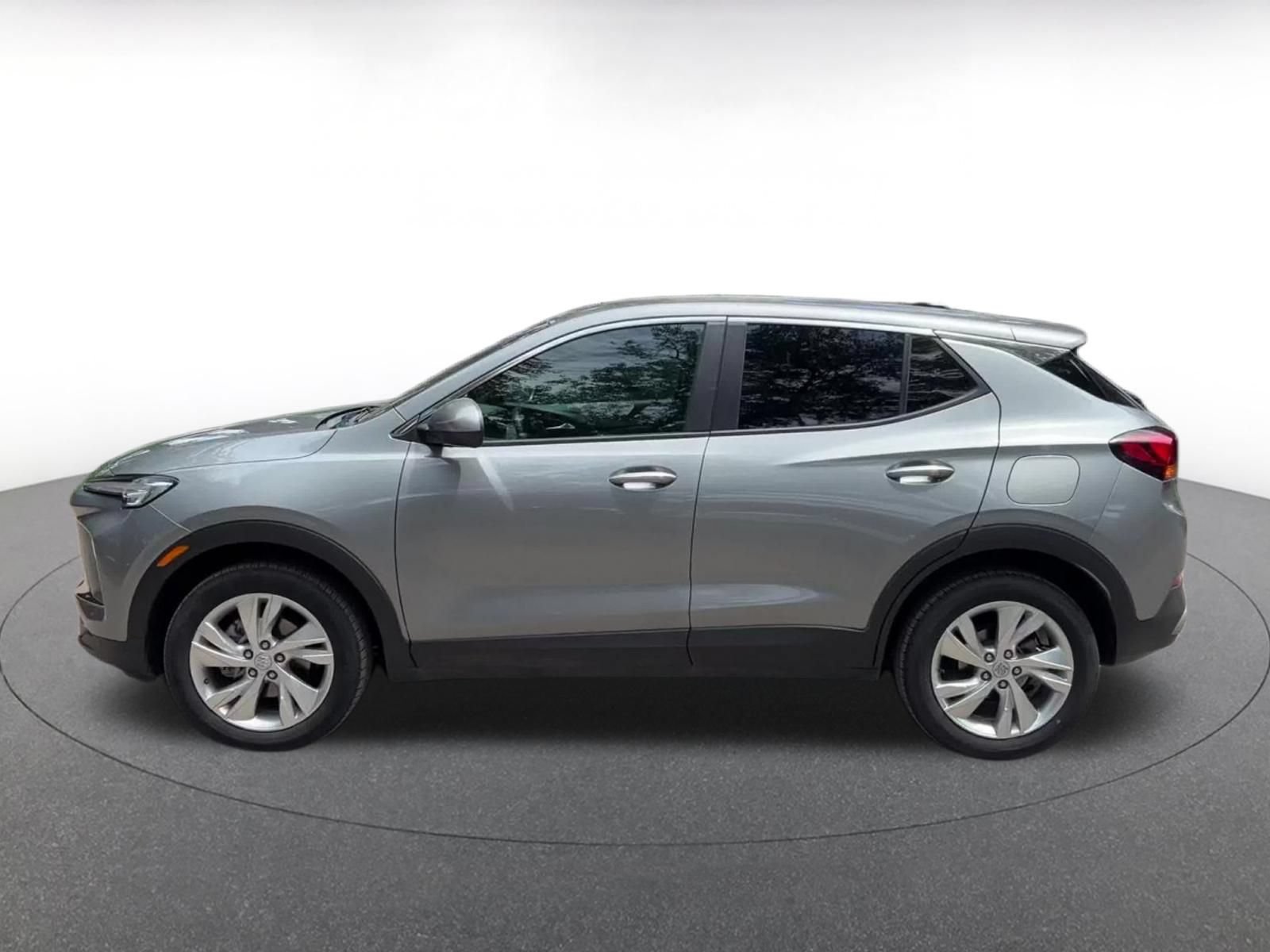 Used 2025 Buick Encore GX Preferred AWD/4WD image 9