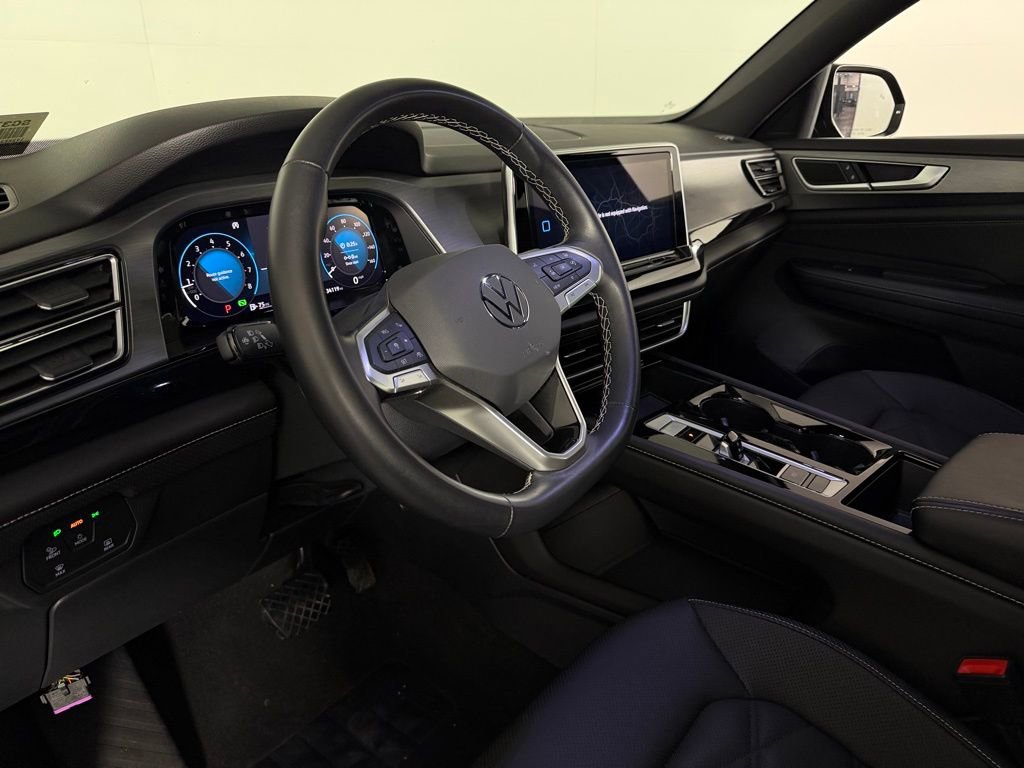 Used 2025 Volkswagen Atlas Cross Sport SE AWD/4WD image 21