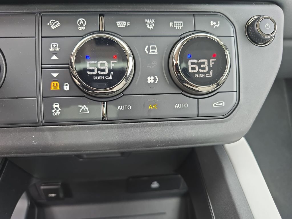 New 2026 Land Rover Defender 110 OCTA image 24