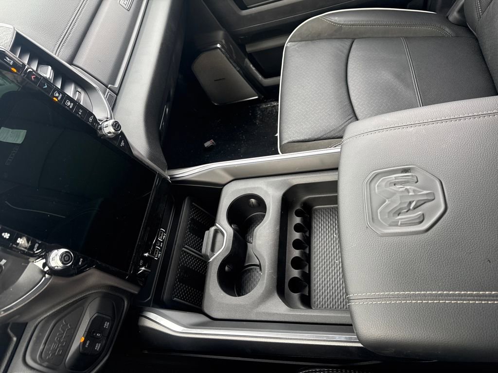 New 2026 RAM 3500 Laramie AWD/4WD image 26