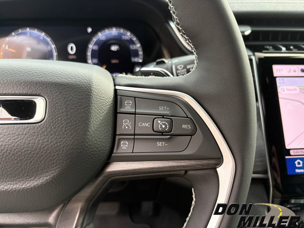 New 2025 Jeep Grand Cherokee Limited w/ Black Appearance Package image 17