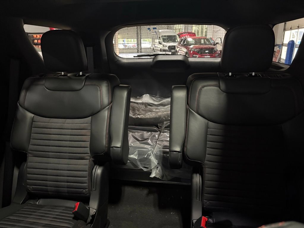 New 2026 Ford Explorer ST-Line w/ ST-Line Street Pack AWD/4WD image 27