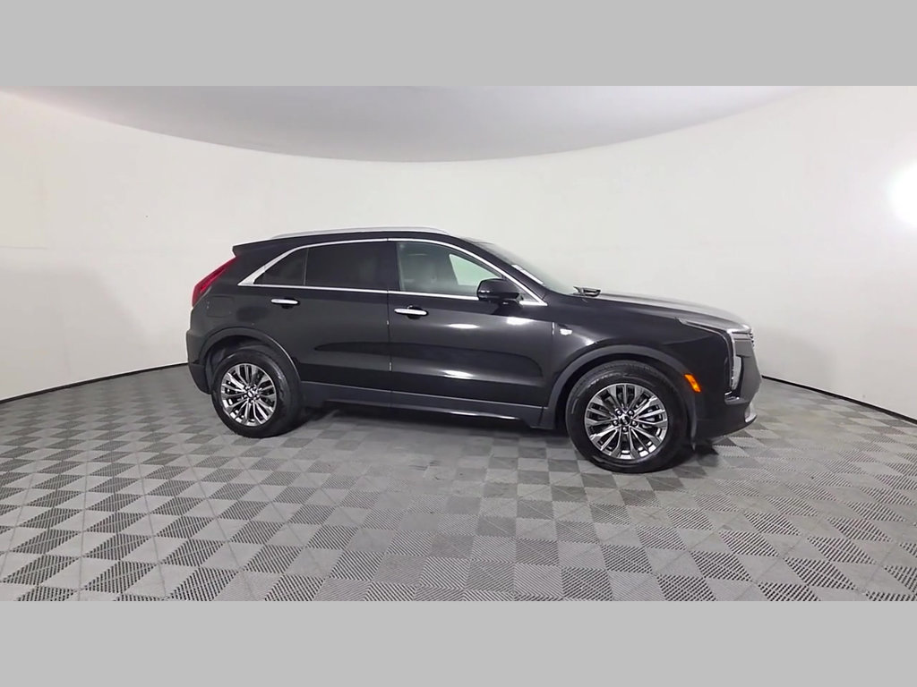 Used 2025 Cadillac XT4 Premium Luxury FWD image 34