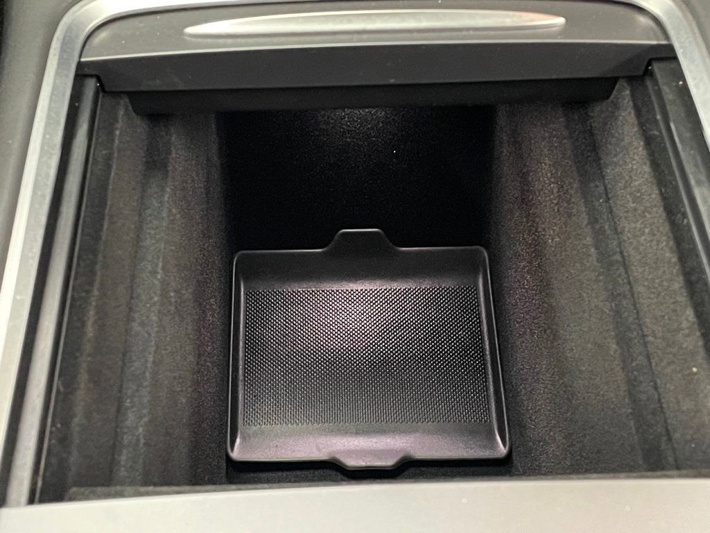 Used 2022 Tesla Model Y Long Range image 40