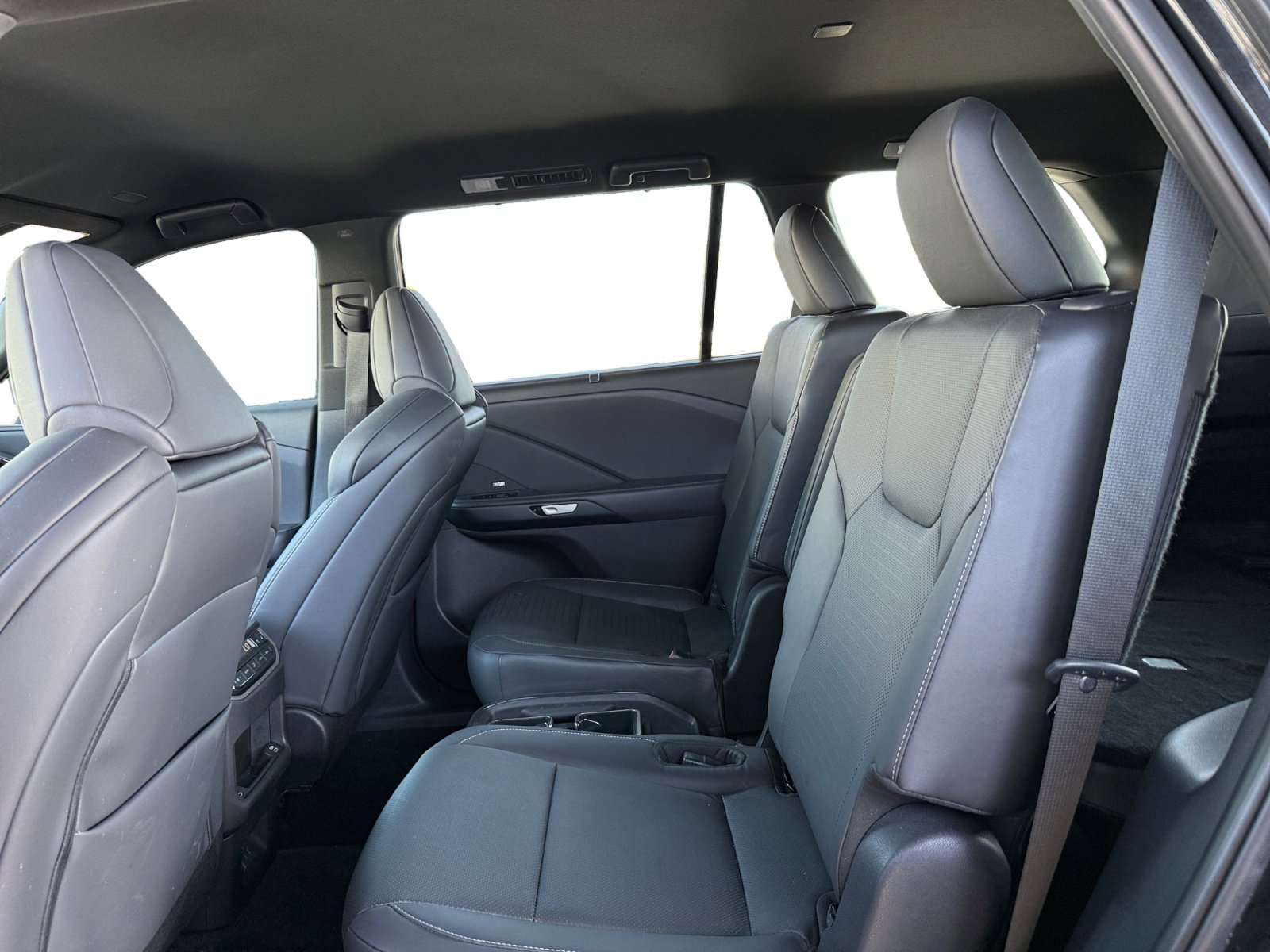 Used 2025 Lexus TX 500h AWD w/ Technology Package image 12