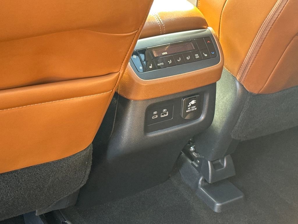 Used 2025 Nissan Pathfinder Platinum w/ Cargo Package image 38