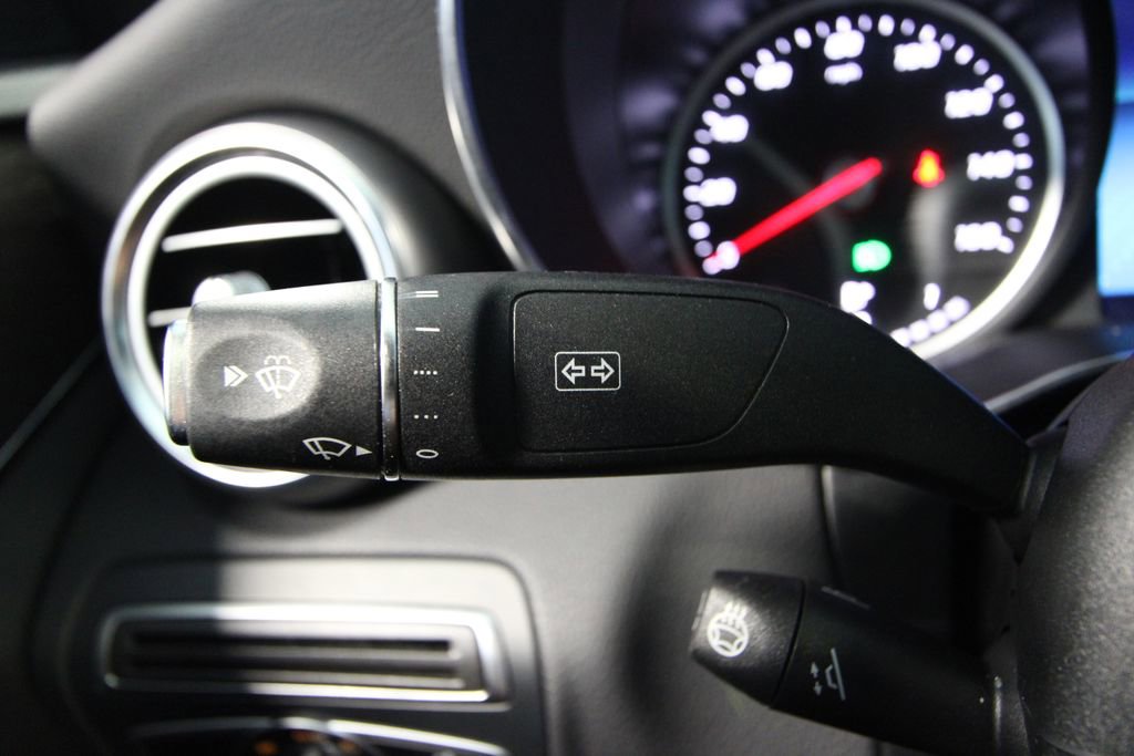 Used 2020 Mercedes-Benz C 300 4MATIC Sedan image 13