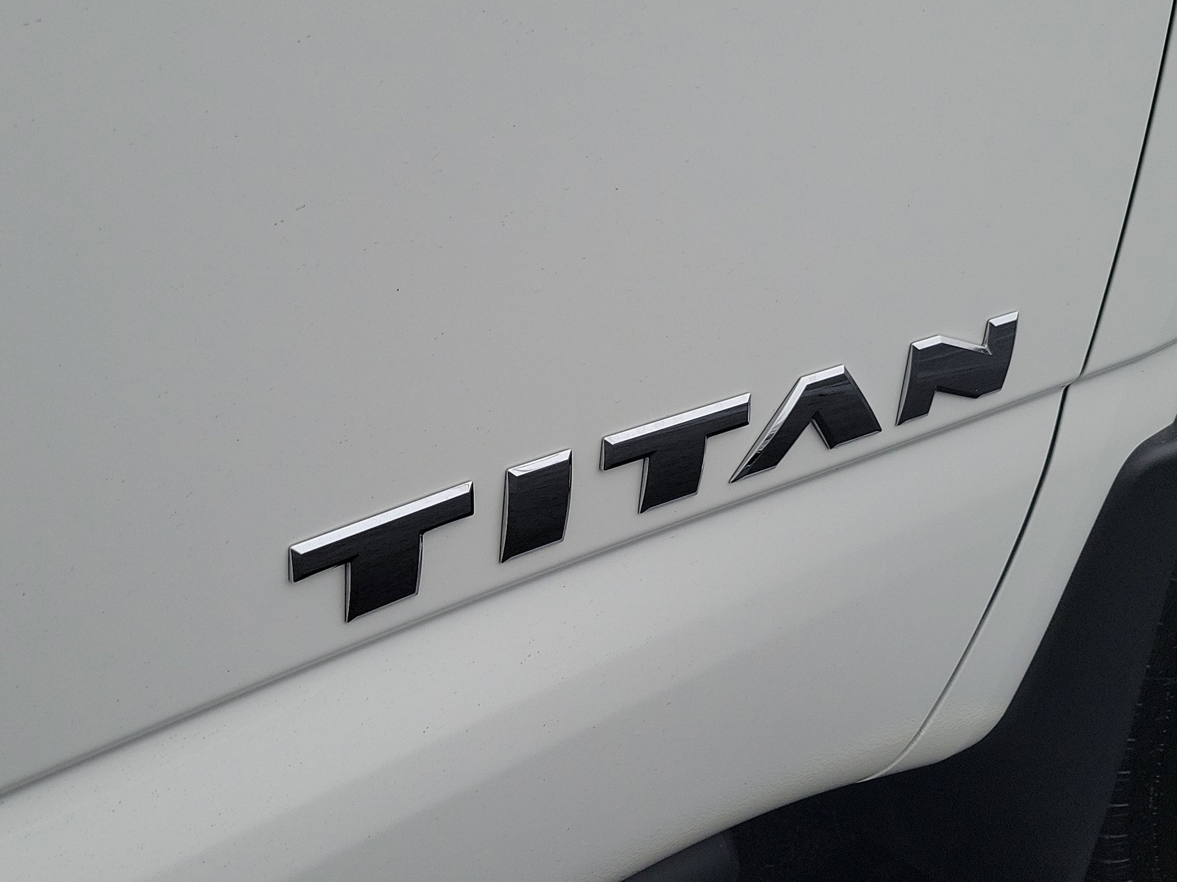 Used 2023 Nissan Titan SV w/ Accessory Utility Package image 7