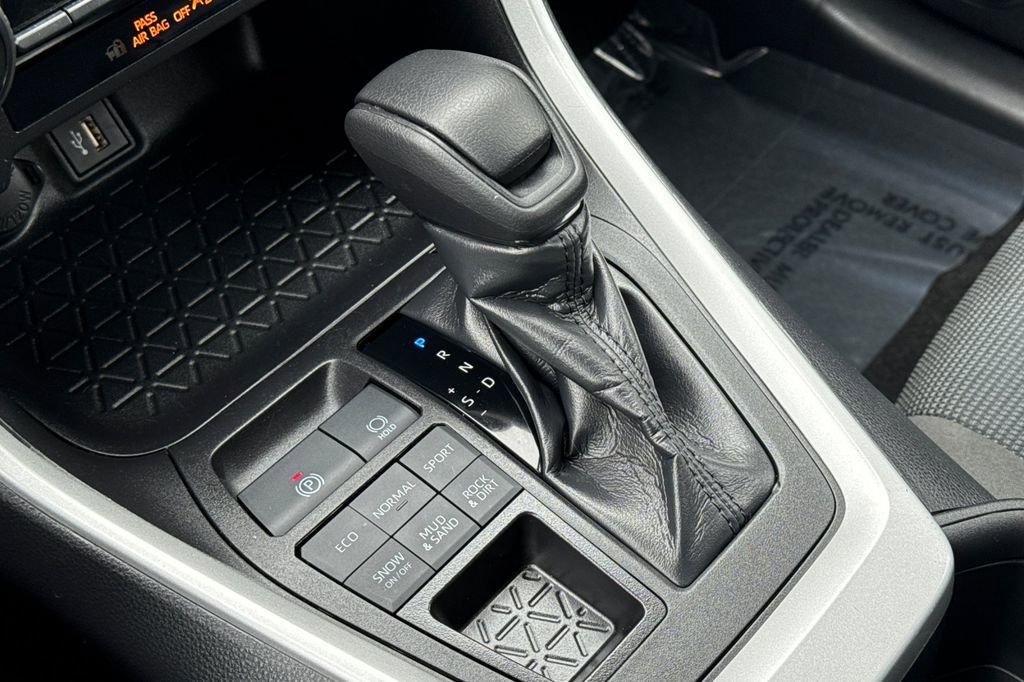 Certified 2024 Toyota RAV4 LE AWD/4WD image 20