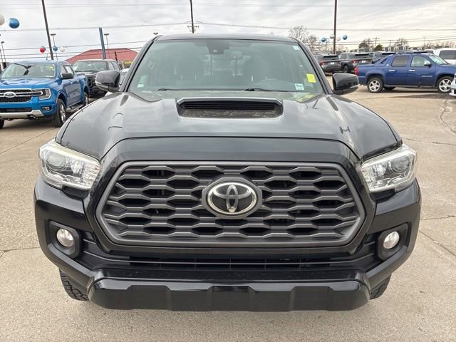 Used 2020 Toyota Tacoma TRD Sport image 2