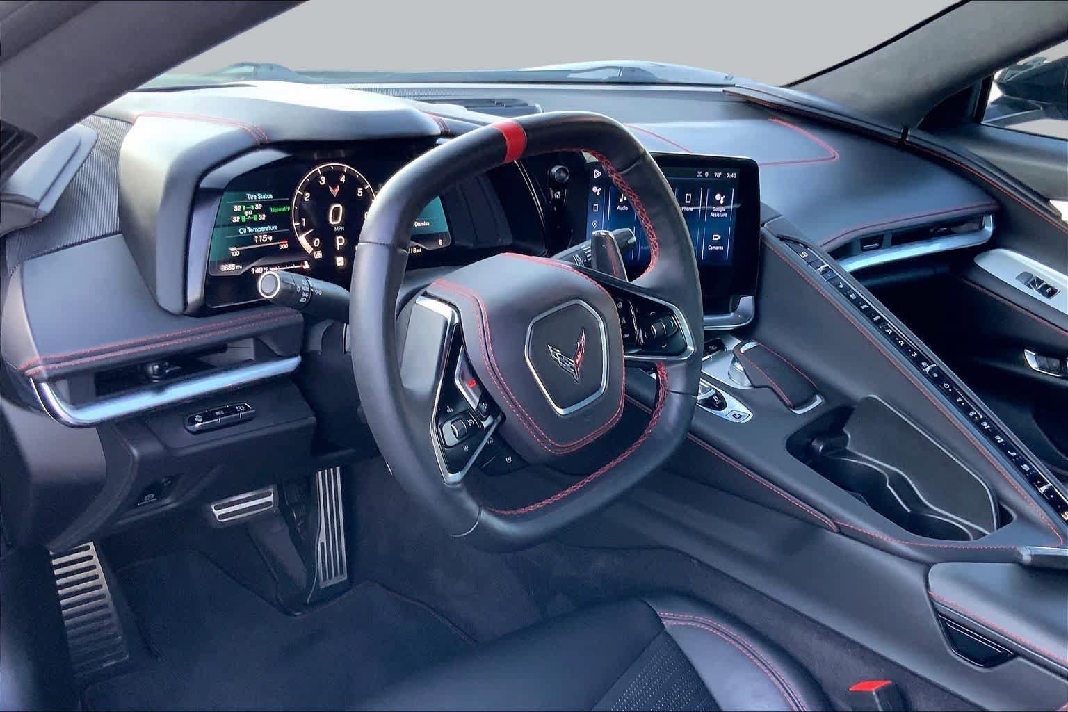 Used 2024 Chevrolet Corvette Stingray Premium Cpe w/ Z51 Performance Package RWD image 15