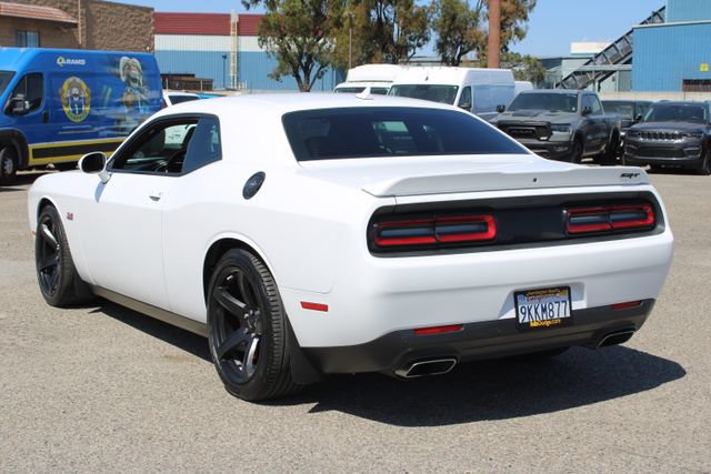 Used 2018 Dodge Challenger SRT w/ Technology Group RWD image 3