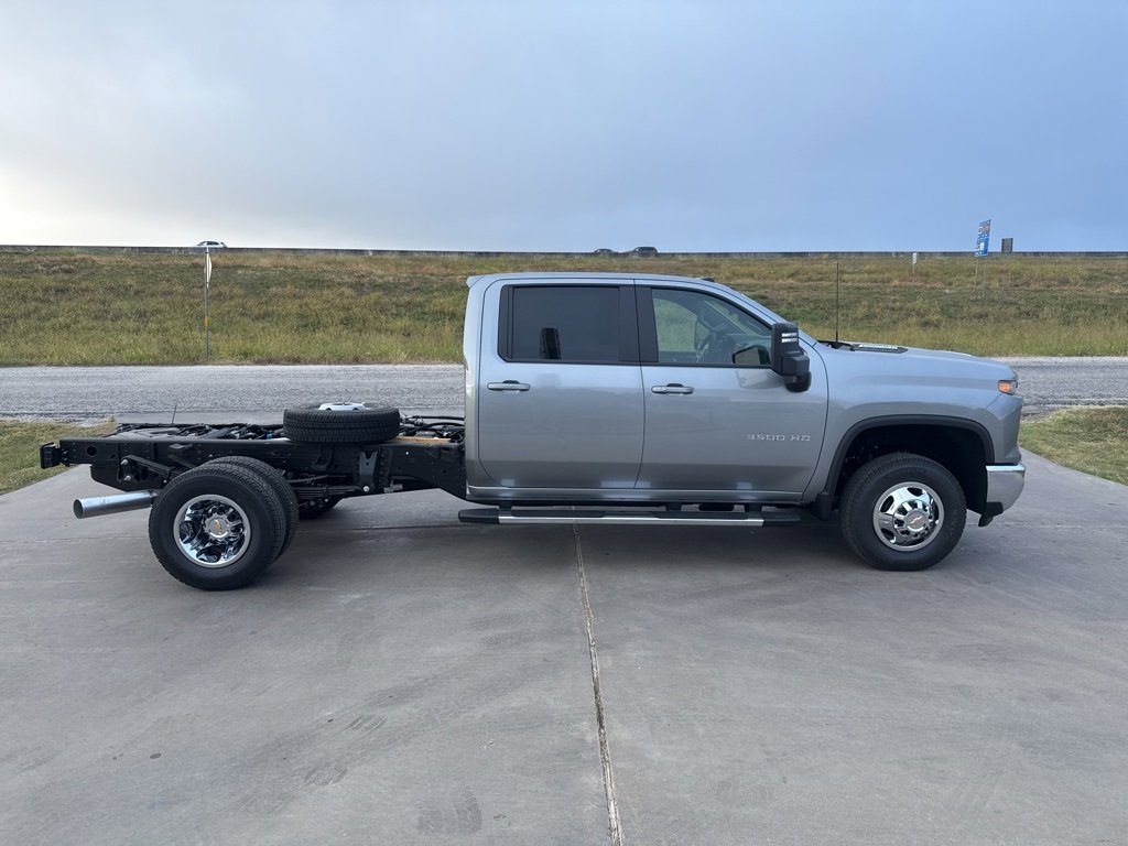 New 2026 Chevrolet Silverado 3500 LT w/ Convenience Package image 3