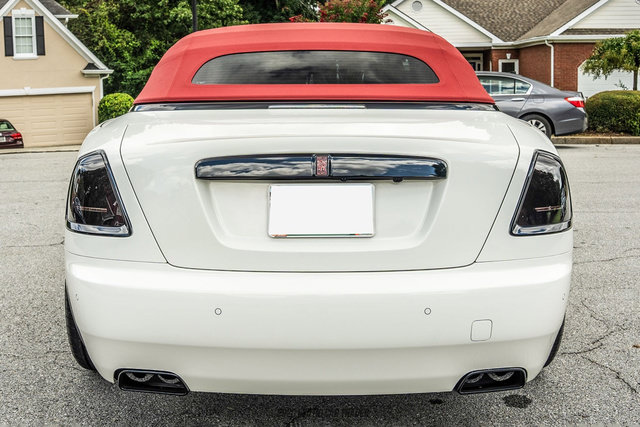 Used 2016 Rolls-Royce Dawn RWD image 17