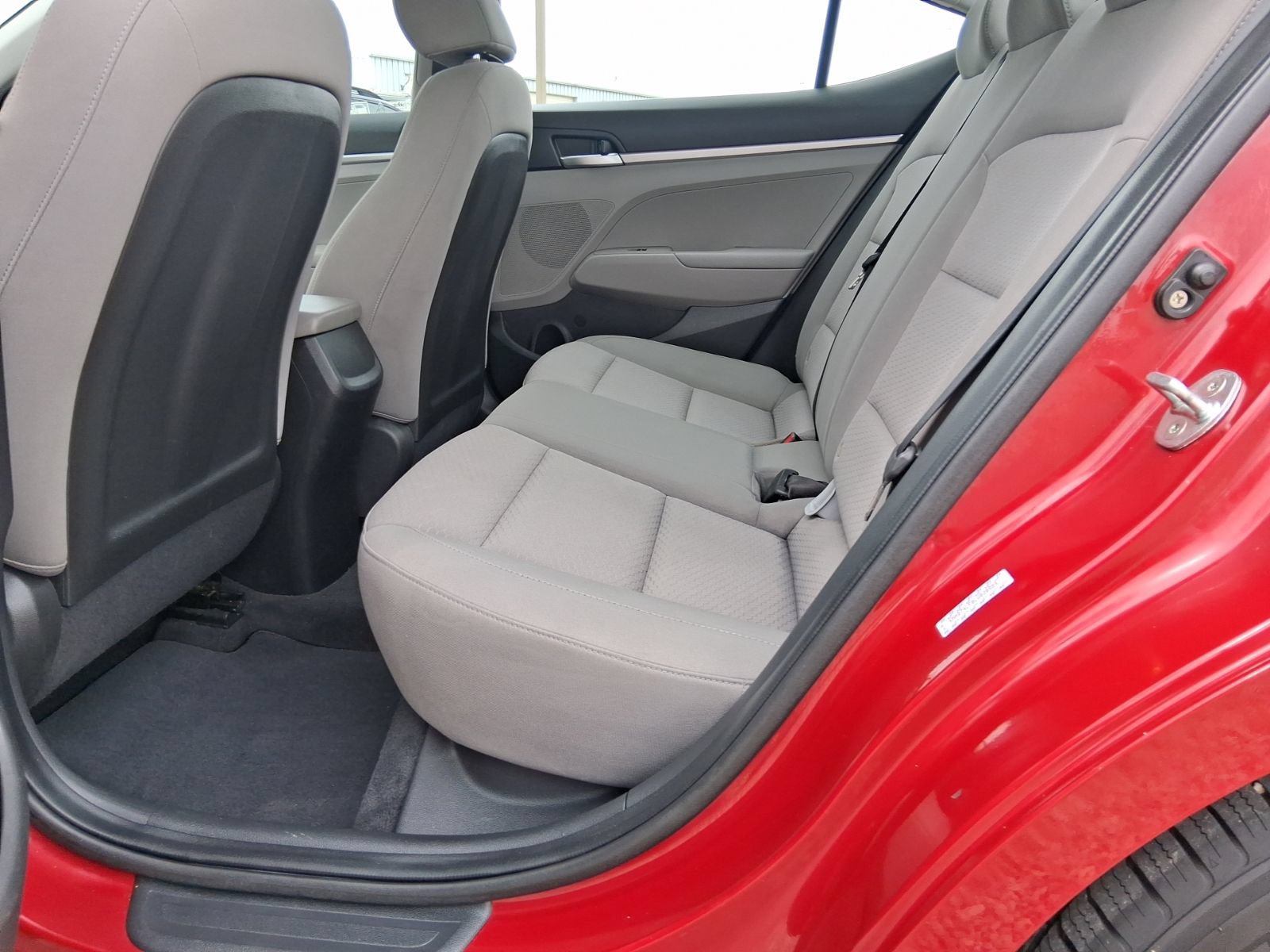 Used 2020 Hyundai Elantra SE FWD image 9