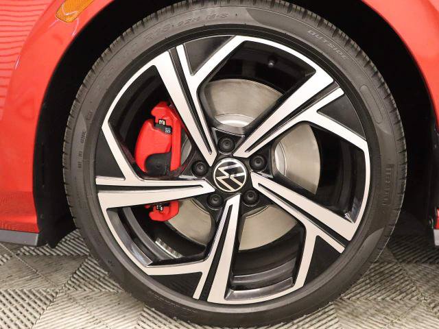 Used 2025 Volkswagen GTI SE FWD image 17