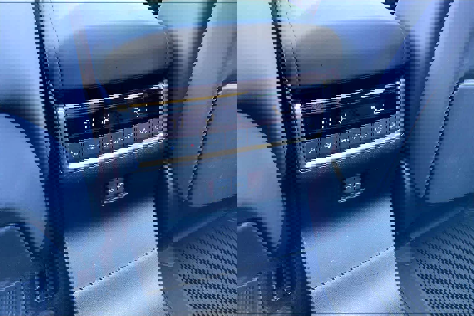 Used 2024 Lexus GX 550 image 33