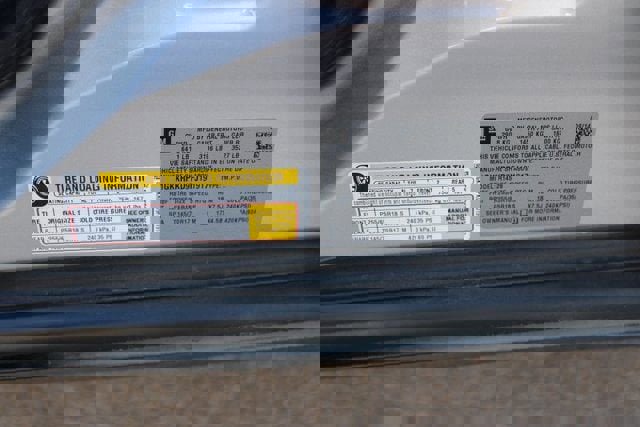 Used 2015 GMC Acadia SLE image 28